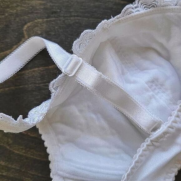Triumph white floral lace underwire lined unpadded bra 38C - Picture 15 of 16